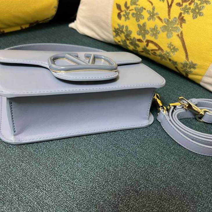 Picture of Valentino Handbags _SKUfw201298623fw